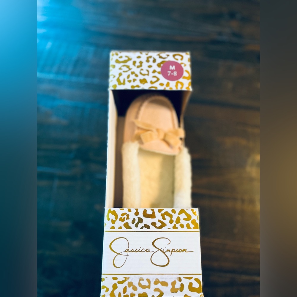 Jessica Simpson”NEW” Cozy Slippers M 7/8 - Picture 3 of 5